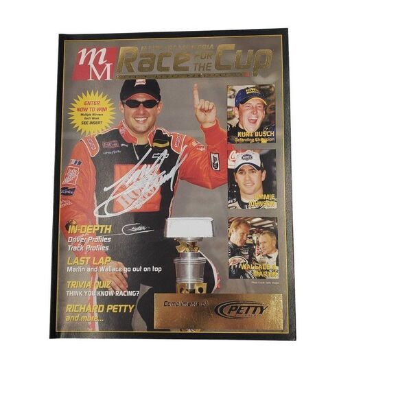 Tony Stewart Signed Magazine Race For The Cup 2005 Mainstream Media - Picture 1 of 3